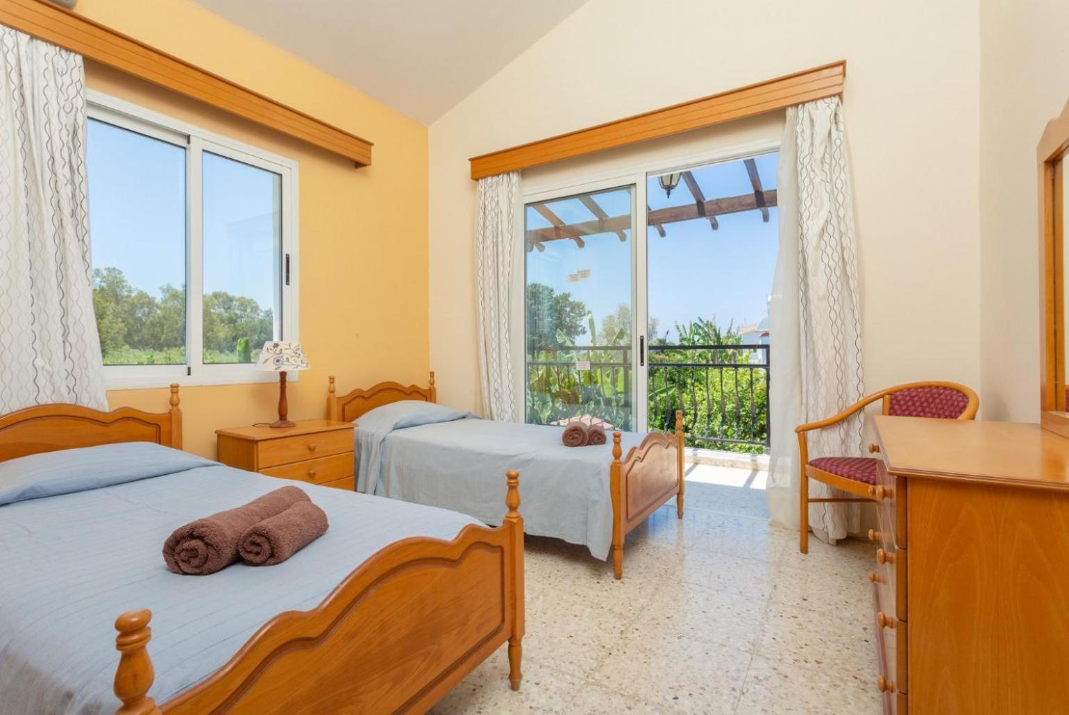 Sun Beach Villa Thio Polis Exteriör bild