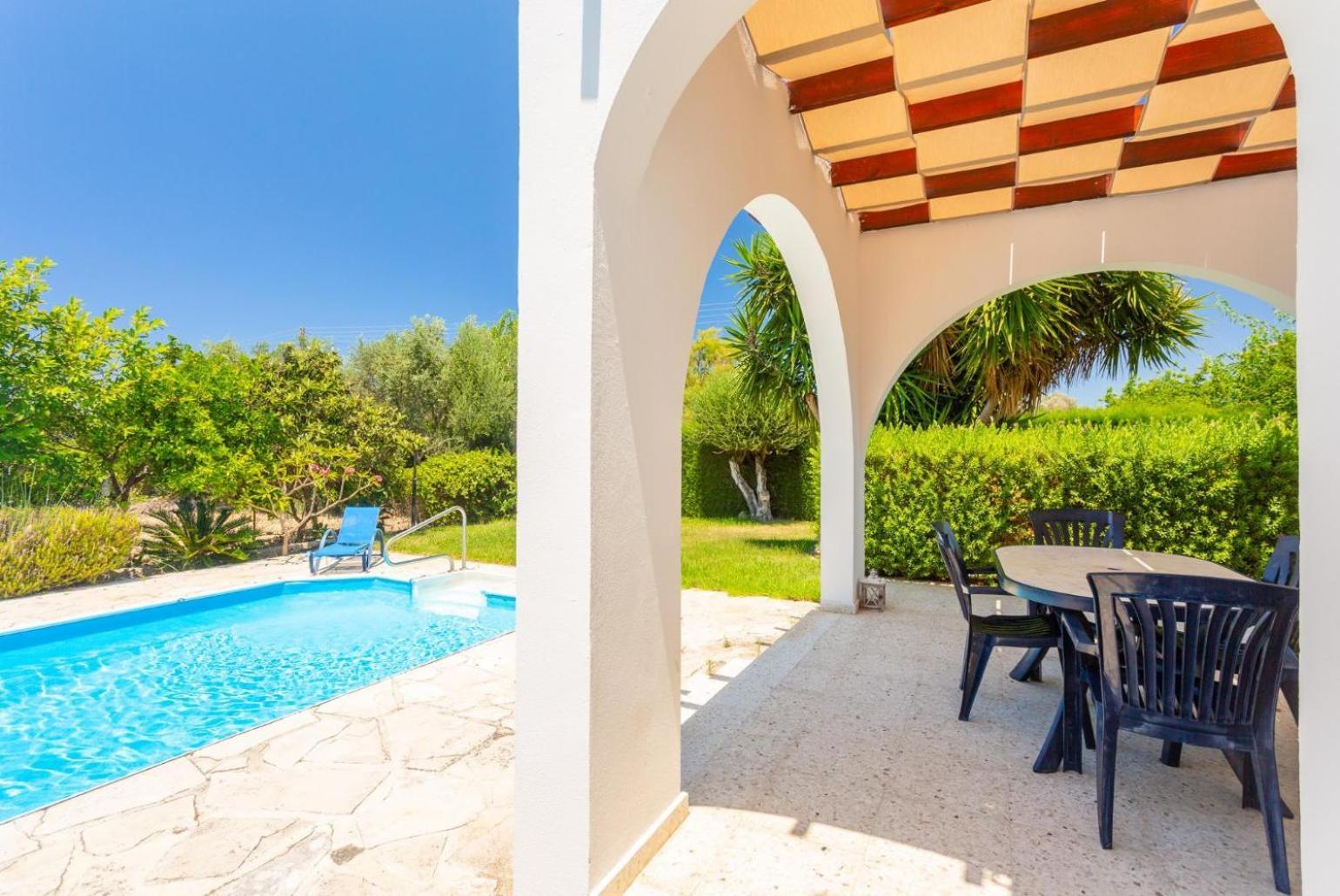 Sun Beach Villa Thio Polis Exteriör bild